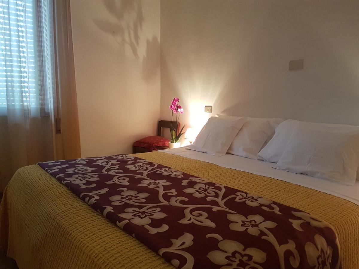 Albergo Smeraldo Castelnuovo Magra Luaran gambar