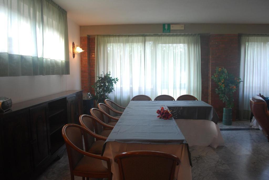 Albergo Smeraldo Castelnuovo Magra Luaran gambar