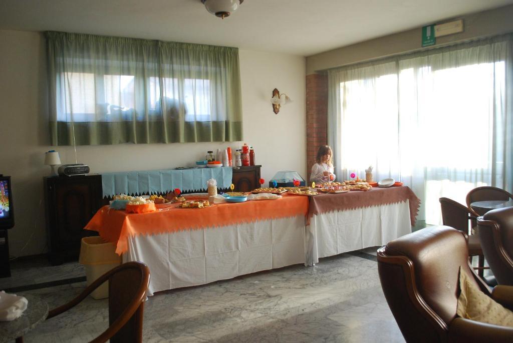 Albergo Smeraldo Castelnuovo Magra Luaran gambar