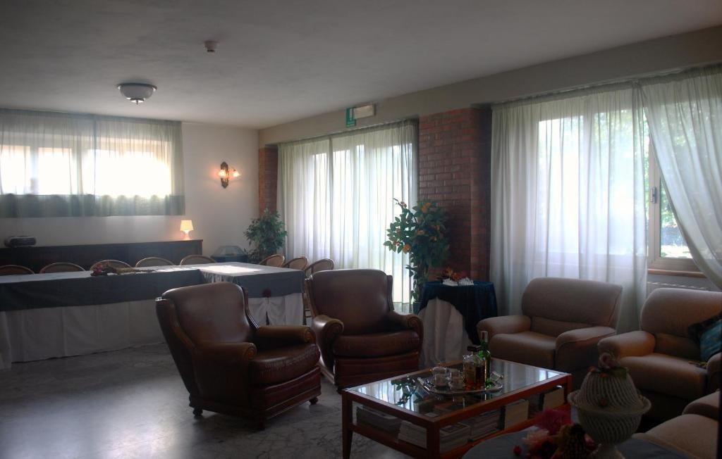 Albergo Smeraldo Castelnuovo Magra Luaran gambar